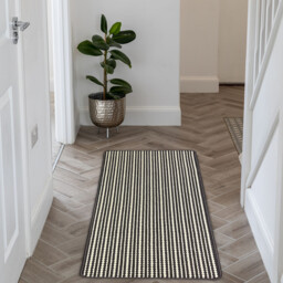 Black and White 57 x 150cm Geo Triangle Washable Runner - thumbnail 2