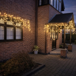 Lighting Legends Festive Connect Warm White Icicle Outdoor LED Light 4.5m - thumbnail 4