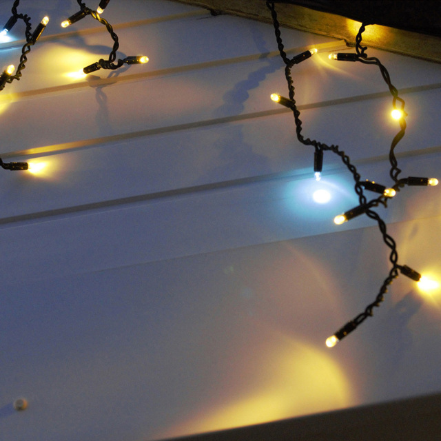 Eagle Connect Warm White 120 LED White Cable Icicle Light 5m - image 1