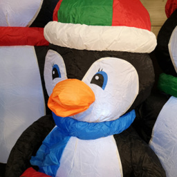 Samuel Alexander Penguin Family Lit Inflatable Christmas Decoration 5ft - thumbnail 4