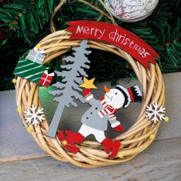 St Helens Multicolour Wicker Snowman LED Christmas Wreath 15cm - thumbnail 4