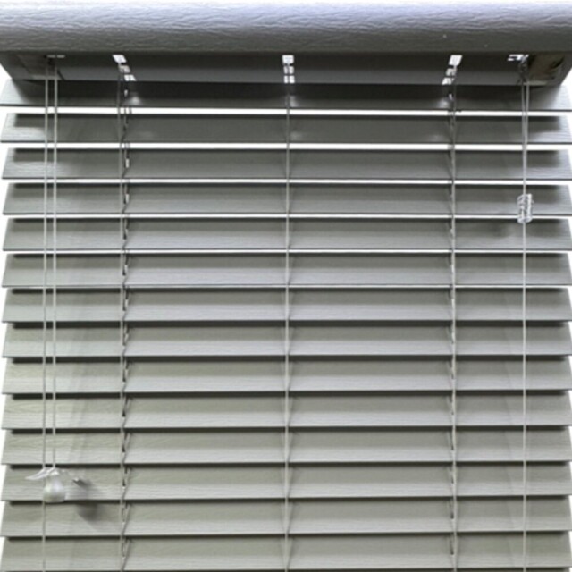 Silver Oak Venetian Blind 120cm - image 1