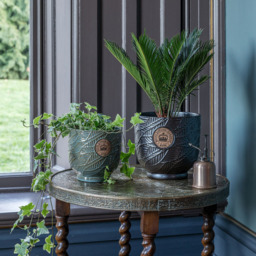Ivyline Kew Charcoal Leaf Embossed Cork Reactive Glaze Indoor Planter 23cm - thumbnail 2