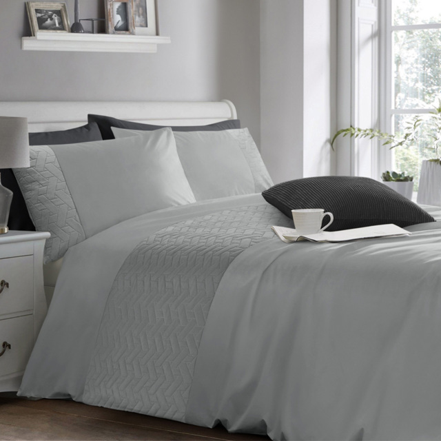 Velosso Silver King Size Quilted Geo Duvet and Pillowcase Set - image 1