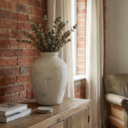 Amara White Textured Flower Vase - thumbnail 4