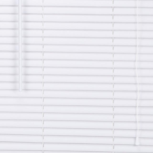 White PVC Wood Effect Venetian Blind 135 x 152cm - image 1