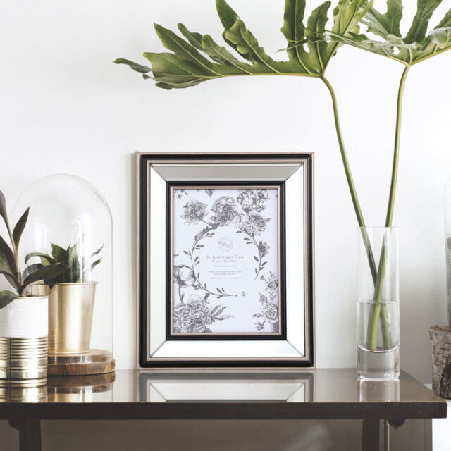 The Port. Co Gallery Silver Group Mode Mirrored Frame 8 x 6 inch - image 1