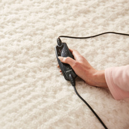 Beurer Indulgence Double Plush Teddy Fleece Fully Fitted Heated Mattress Cover - thumbnail 4