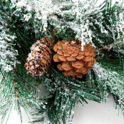 Best Artificial Frosted Green Christmas Garland with Colorado Pine and Spruce Tips 180cm - thumbnail 3