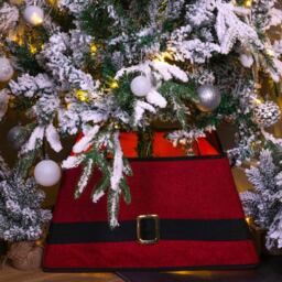 St Helens Red Santa Belt Christmas Tree Skirt - thumbnail 2