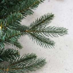 Festive Christmas Warm White Green LED Christmas Garland 270cm - thumbnail 4