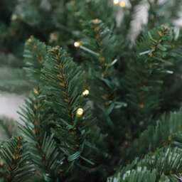 Festive Christmas Warm White Green LED Christmas Garland 270cm - thumbnail 3