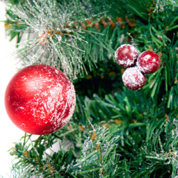 Best Artificial Red Frosted Christmas Garland with Berries and Baubles 270cm - thumbnail 4