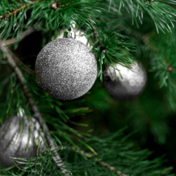 Living and Home Silver Christmas Bauble 36 Pack - thumbnail 2