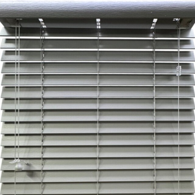 Silver Oak Venetian Blind 180cm - image 1