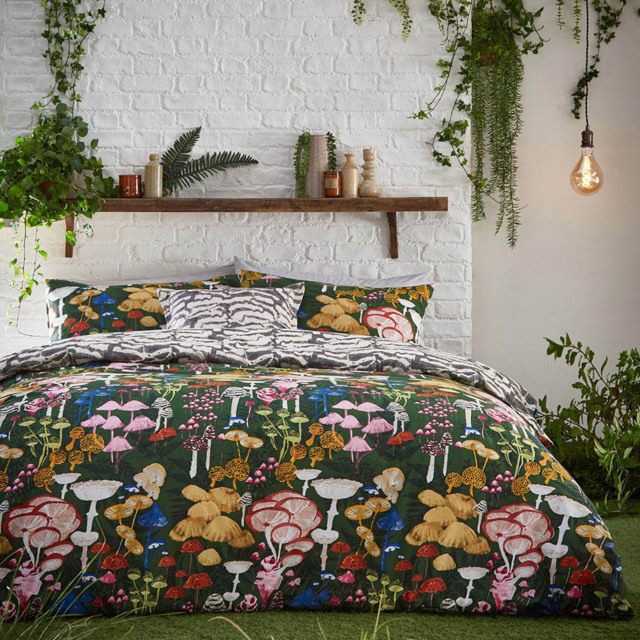 furn. Amanita Mushroom Double Forest Green Duvet Set - image 1