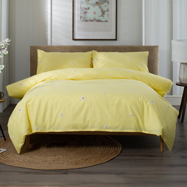 The Lyndon Company Tufted Daisy Yellow King Size Duvet Set - image 1
