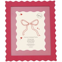 The Port. Co Gallery Carmine Pink Scalloped Photo Frame 8 x 6 inch - thumbnail 1