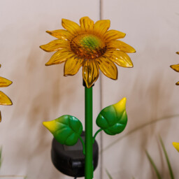 3 Piece Sunflower Stake Light Set - thumbnail 4