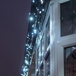 Eagle Connect 60 Cool White LED Twinkle Effect Icicle Light 2m
