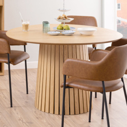 Florence Christo 4 Seater Round Dining Table Oak