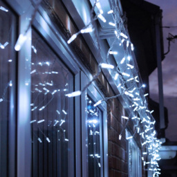 Eagle Connect White Cable 240 Cool White LED Icicle Light 8m - thumbnail 1