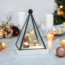 Xmas Haus Battery Operated LED Triangle Hurricane Glass Gonk Scene - thumbnail 4