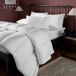 MHG Living White Double Warm Winter Hollowfibre Duvet Set 13.5 Tog - thumbnail 3