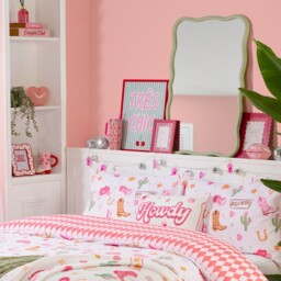 Pearlised Lip Ceramic Candle Pink