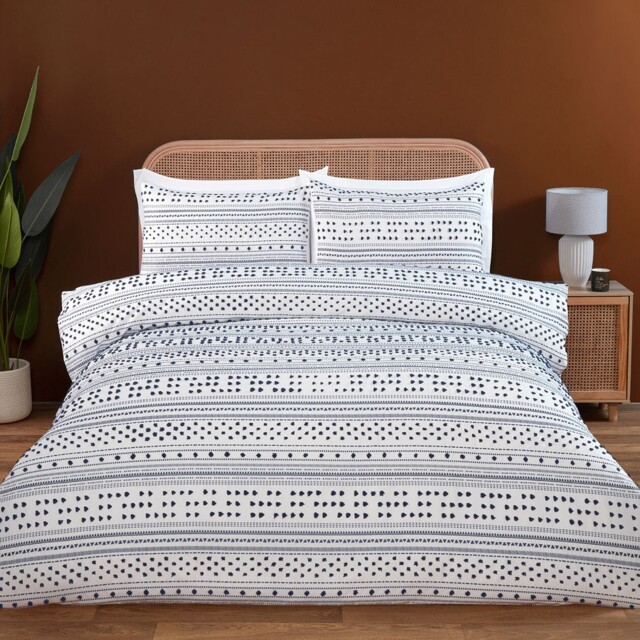 Berkley Navy and White Double Duvet Set - image 1