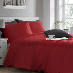 Velosso Red Super King Size Quilted Geo Duvet and Pillowcase Set