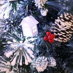 Green Pine Cones and Berries Fibre Optic Christmas Tree 6ft - thumbnail 3
