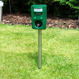 St Helens Green Solar Powered Ultrasonic Strobing Animal Repeller - thumbnail 2