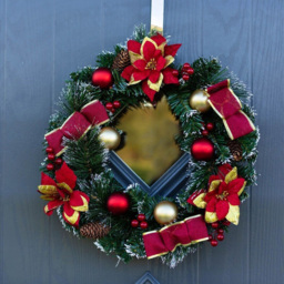 Marco Paul Christmas Artificial Berries Baubles and Poinsettia Wreath 40cm - thumbnail 3