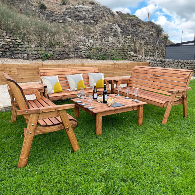 Charles Taylor Balmoral 9 Seater Deluxe Outdoor Set - image 1