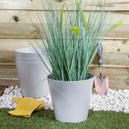 Wham Studio Cool Grey Round Plastic Planter 21cm 4 Pack - thumbnail 4