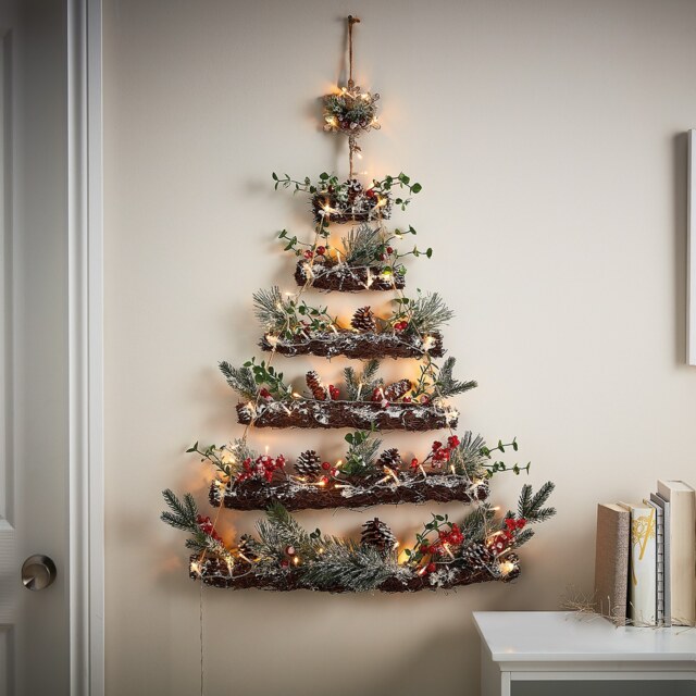 Wooden Light Up Christmas Tree Sash with Red Berries Hanging Room