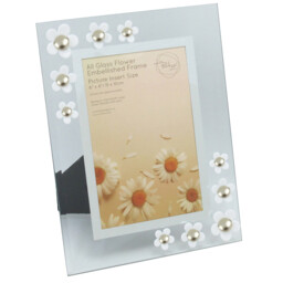 White Glass Flower Embellished Frame 21.5 x 16.5cm - thumbnail 2