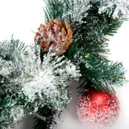 Best Artificial Red Frosted Christmas Garland 370cm - thumbnail 3