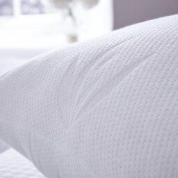 Silentnight Bamboo Pillow 48 x 76cm - thumbnail 2