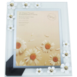 White Glass Flower Embellished Frame 26.5 x 21.5cm - thumbnail 2