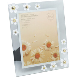 White Glass Flower Embellished Frame 26.5 x 21.5cm - thumbnail 3