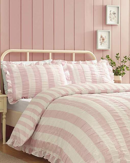 Catherine Lansfield Seersucker Duvet Set Pink - Catherine Lansfield - Size: S KING - image 1