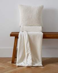 Bobble Fleece Throw - Cream Cream - JD Williams - Size: 130X150 - thumbnail 2