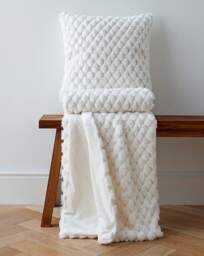 Scallop Faux Fur Throw - Ivory Ivory - JD Williams - Size: 120X150 - thumbnail 3