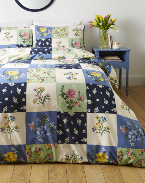 Julipa Patchwork Floral Duvet Set White/Multi-Coloured - Julipa - Size: DOUBLE - image 1