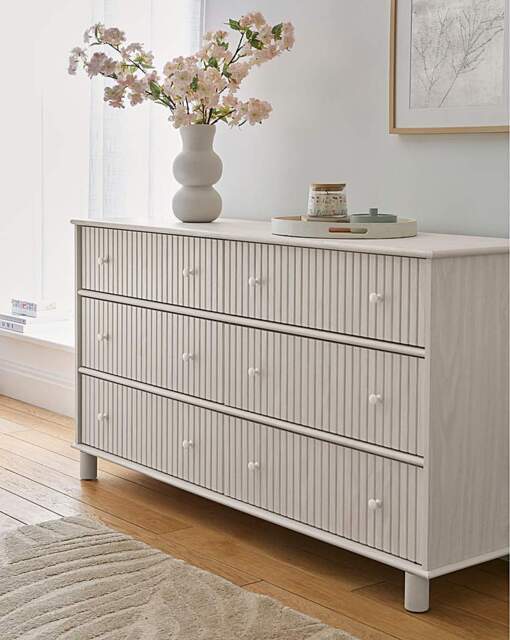 Julipa Latimer Lrg Chest Drawers White Wash - Julipa - image 1