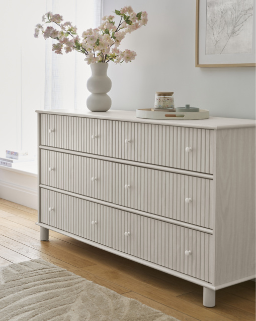Julipa Latimer Lrg Chest Drawers White Wash - Julipa - image 1