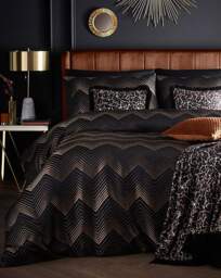 Laurence Llewelyn-Bowen Josephine Throw Gold - Laurence Llewelyn-Bowen - Size: 130X180 - thumbnail 2