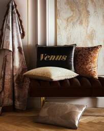 Laurence Bowen Atlas Filled Cushion Gold - Laurence Llewelyn-Bowen - Size: 55X55CM - thumbnail 4